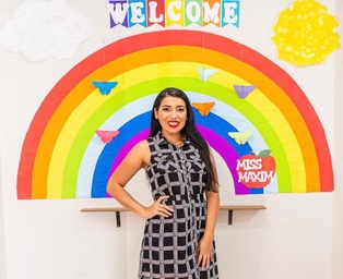 Miss Maxim profesora de inglés online para niños